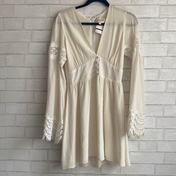Stone Cold Fox Cream Silky Lace Bohemian Bell Sleeve Dress - Picture 1 of 8